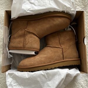 Ugg Classic Mini II NWT